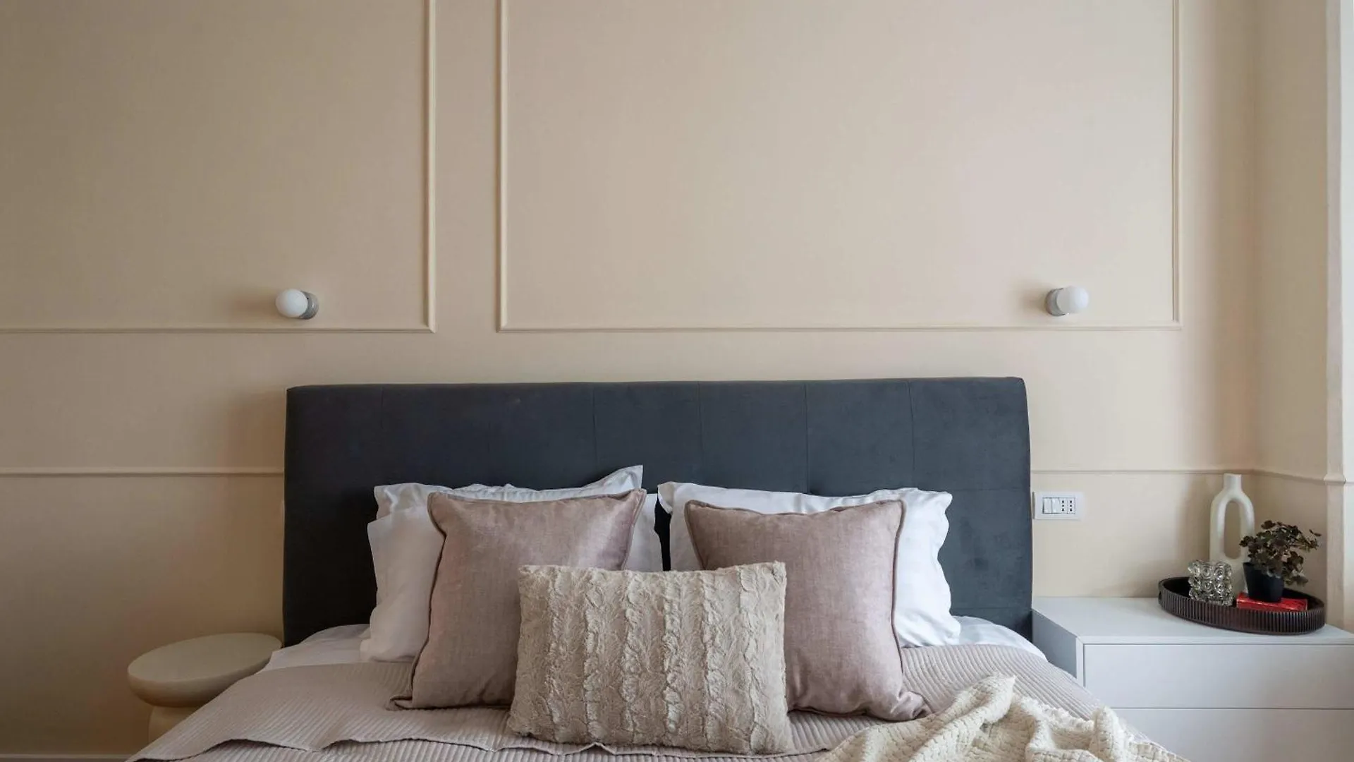 Elegant 3Br Flat Steps From Romanian Athenaeum Bukareszt Apartament