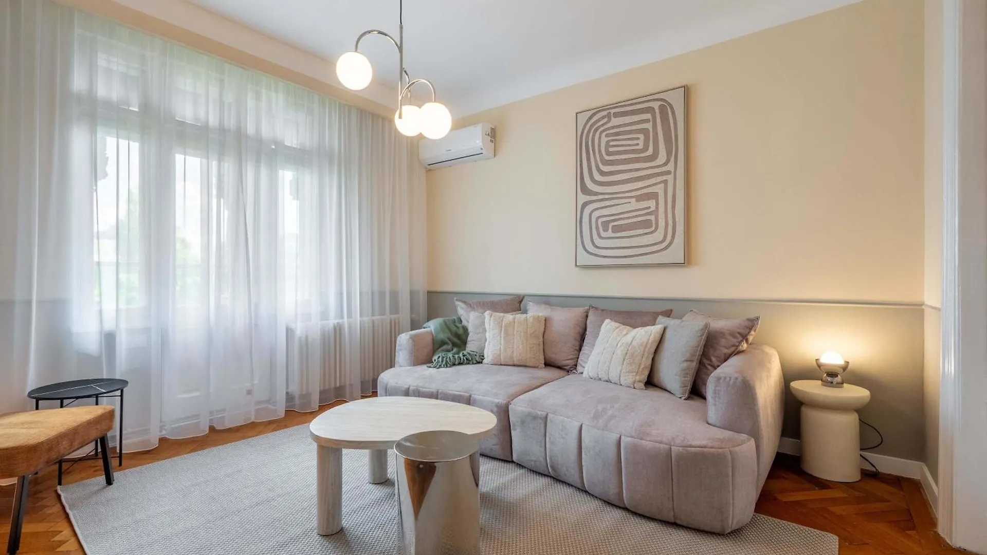 Lejlighed Elegant 3Br Flat Steps From Romanian Athenaeum Bukarest Rumænien