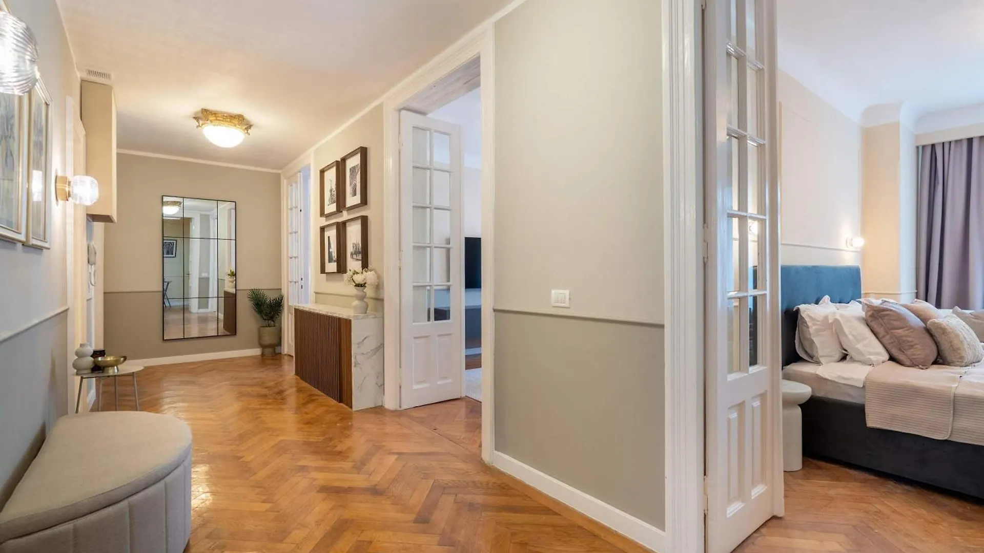Apartment Elegant 3Br Flat Steps From Romanian Athenaeum Bucharest Romania