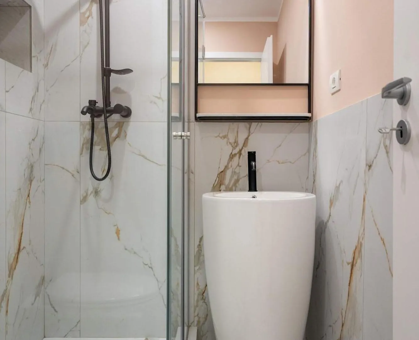 Elegant 3Br Flat Steps From Romanian Athenaeum Bucharest 0*,  Romania