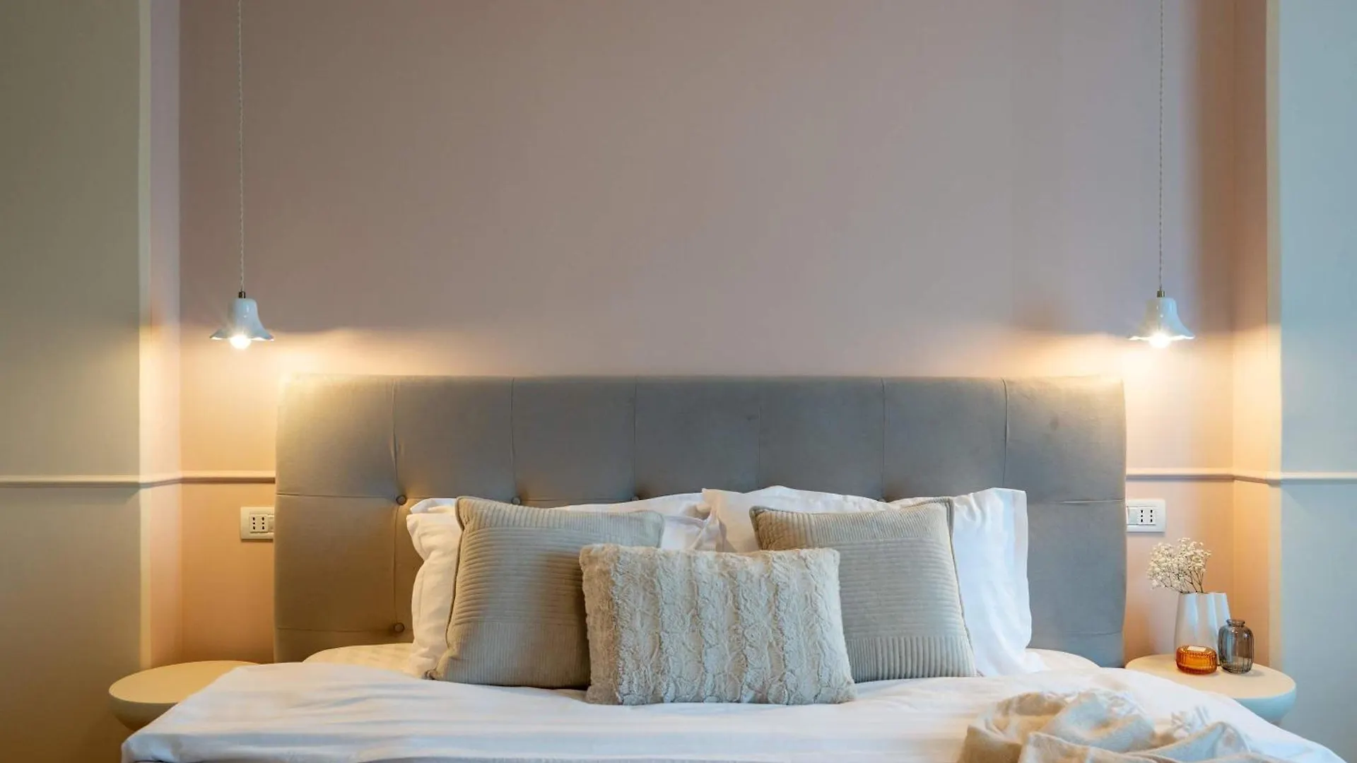 Elegant 3Br Flat Steps From Romanian Athenaeum Bucharest Apartment